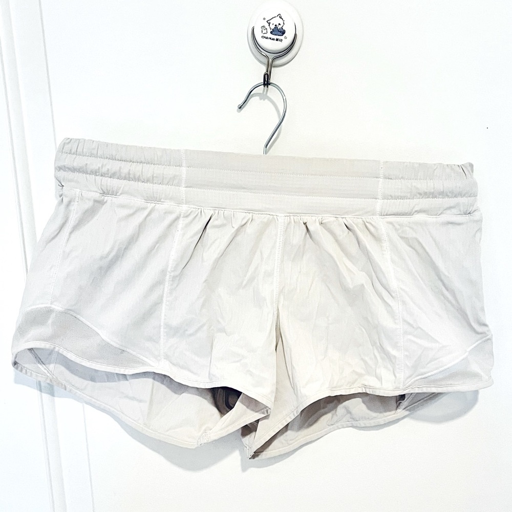 Lululemon Hotty Hot Low-Rise Lined Short 2.5"